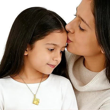 Colar Livro de Amor: Um Presente que Guarda Todo o Seu Amor em Cada Página