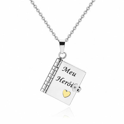 Colar Livro de - Amor